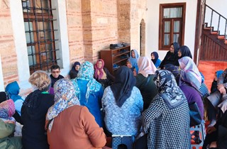 Gemlik Belediyesi’nin Kültür Rotası Katırlı ve Narlı Mahalleleriyle Devam Etti